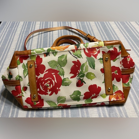 💛TODAY***$69***Dooney & Bourke floral pebbled leather purse. - Picture 4 of 12